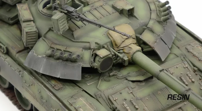 T-80U Russia Main Battle Tank 1:30 readymade model - Image 10